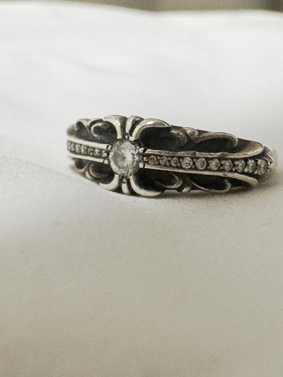 Chrome Hearts Diamond Floral Cross Baby Classic Ring – SEVAGE KICK