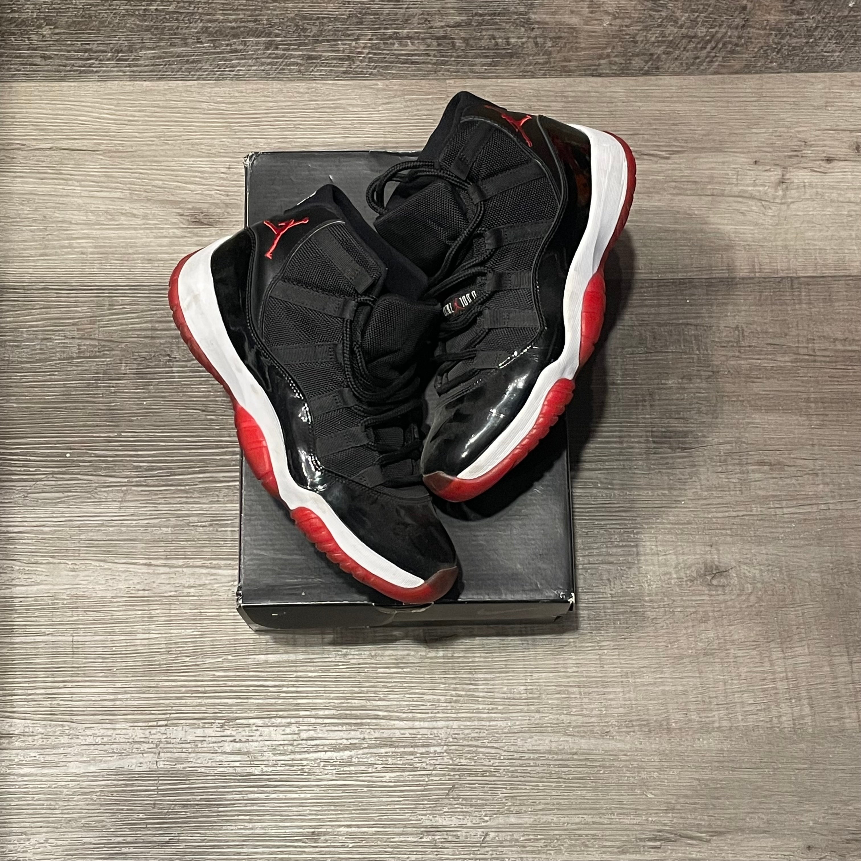 Jordan 11 Retro Playoffs Bred (2019) （Pre-Owned）