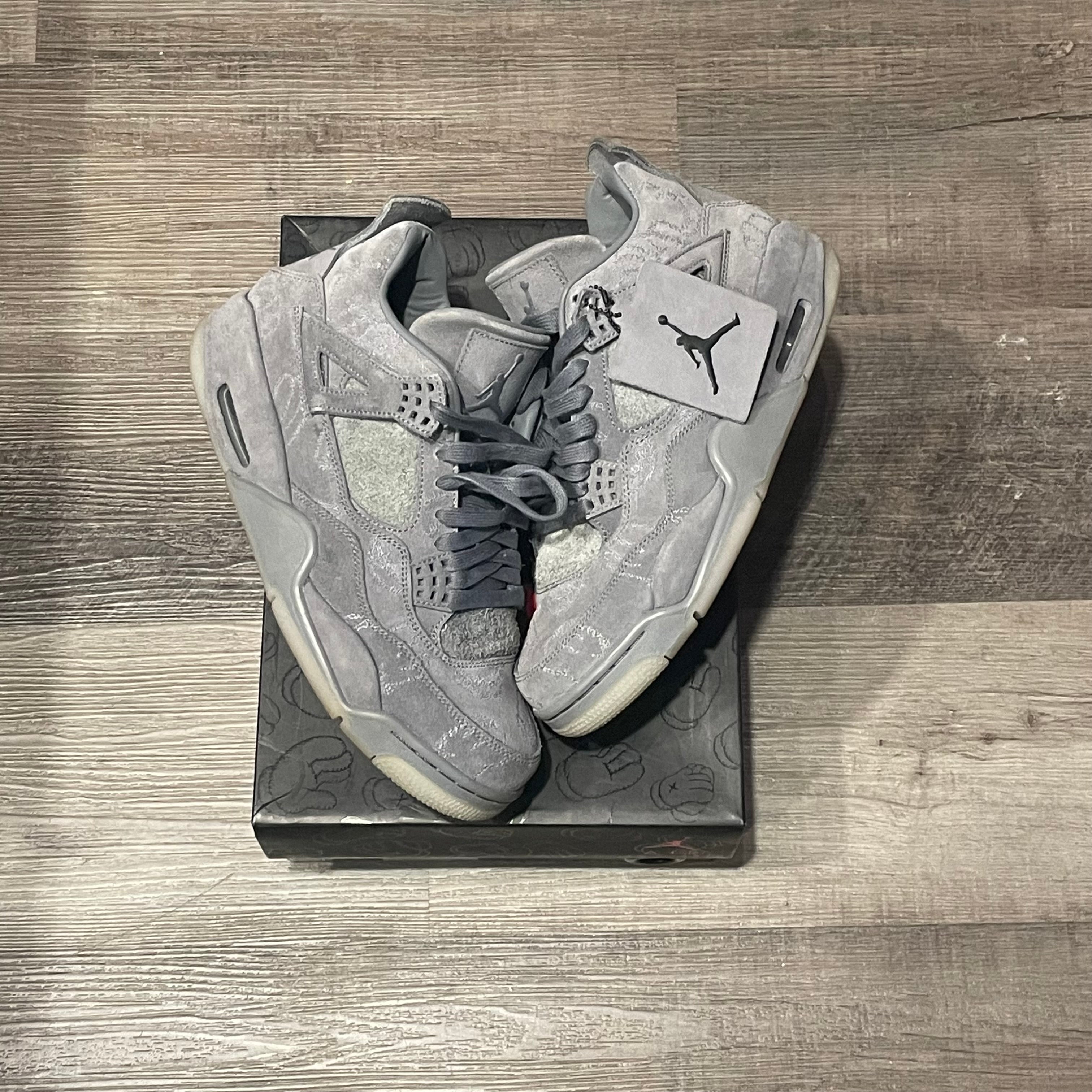 Jordan 4 Retro Kaws（Pre-Owned）