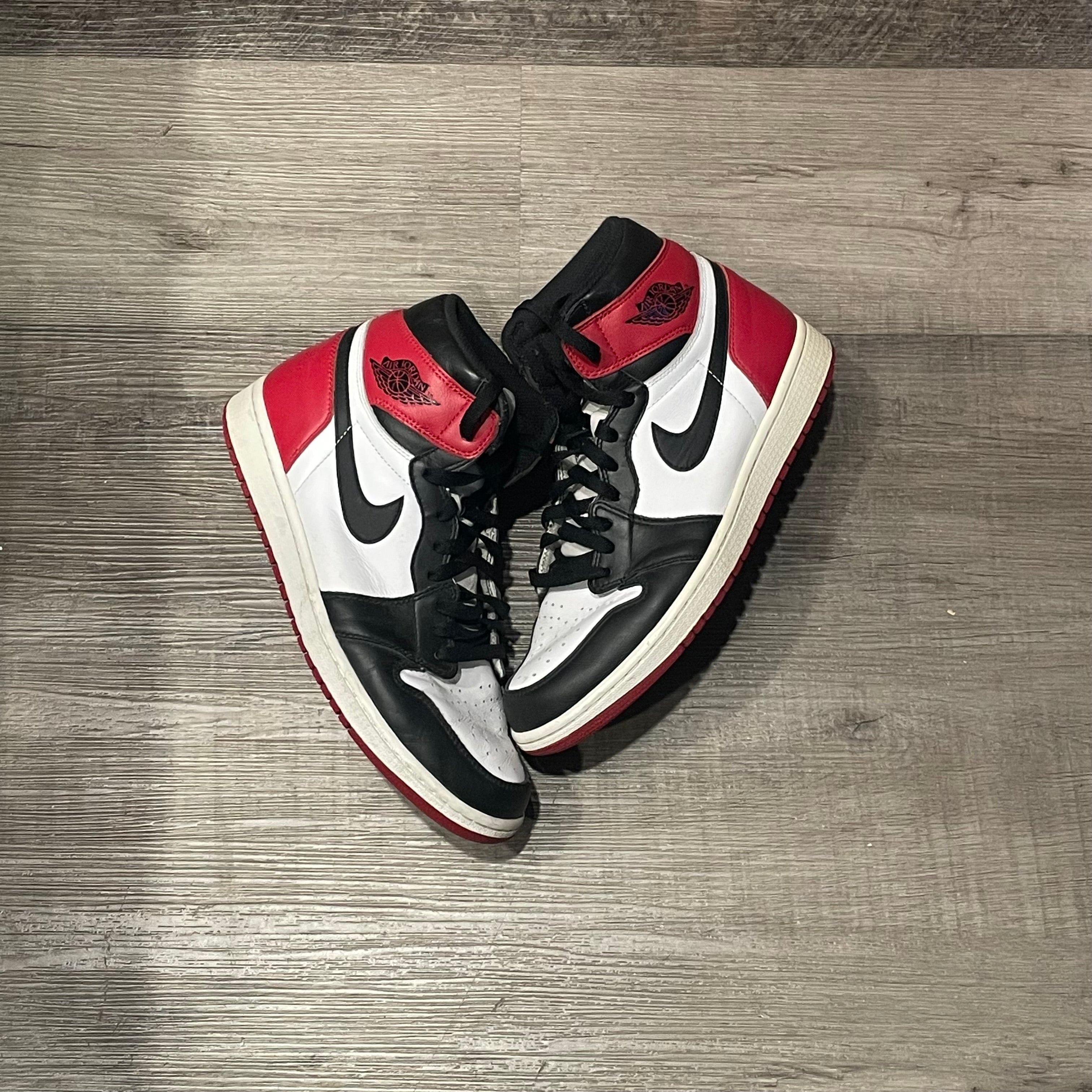 Jordan 1 Retro Black Toe (2016)(Pre-Owned)