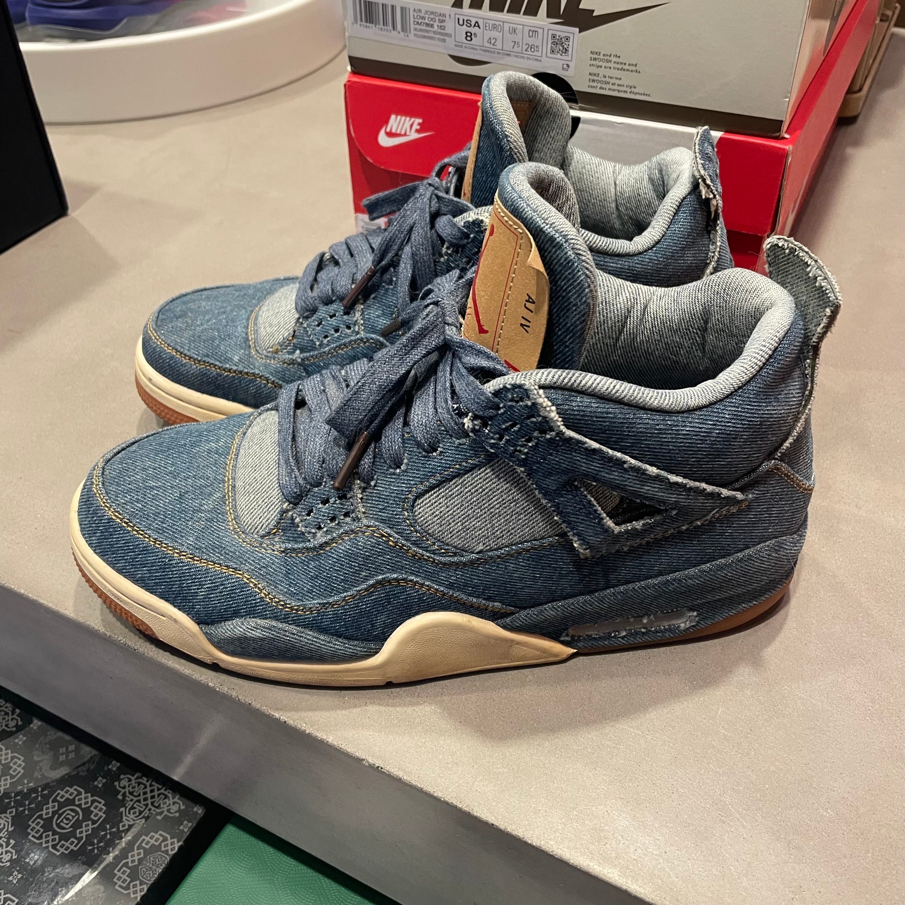 Jordan 4 Retro Levi's Denim (Blank Tag)(Pre-Owned)